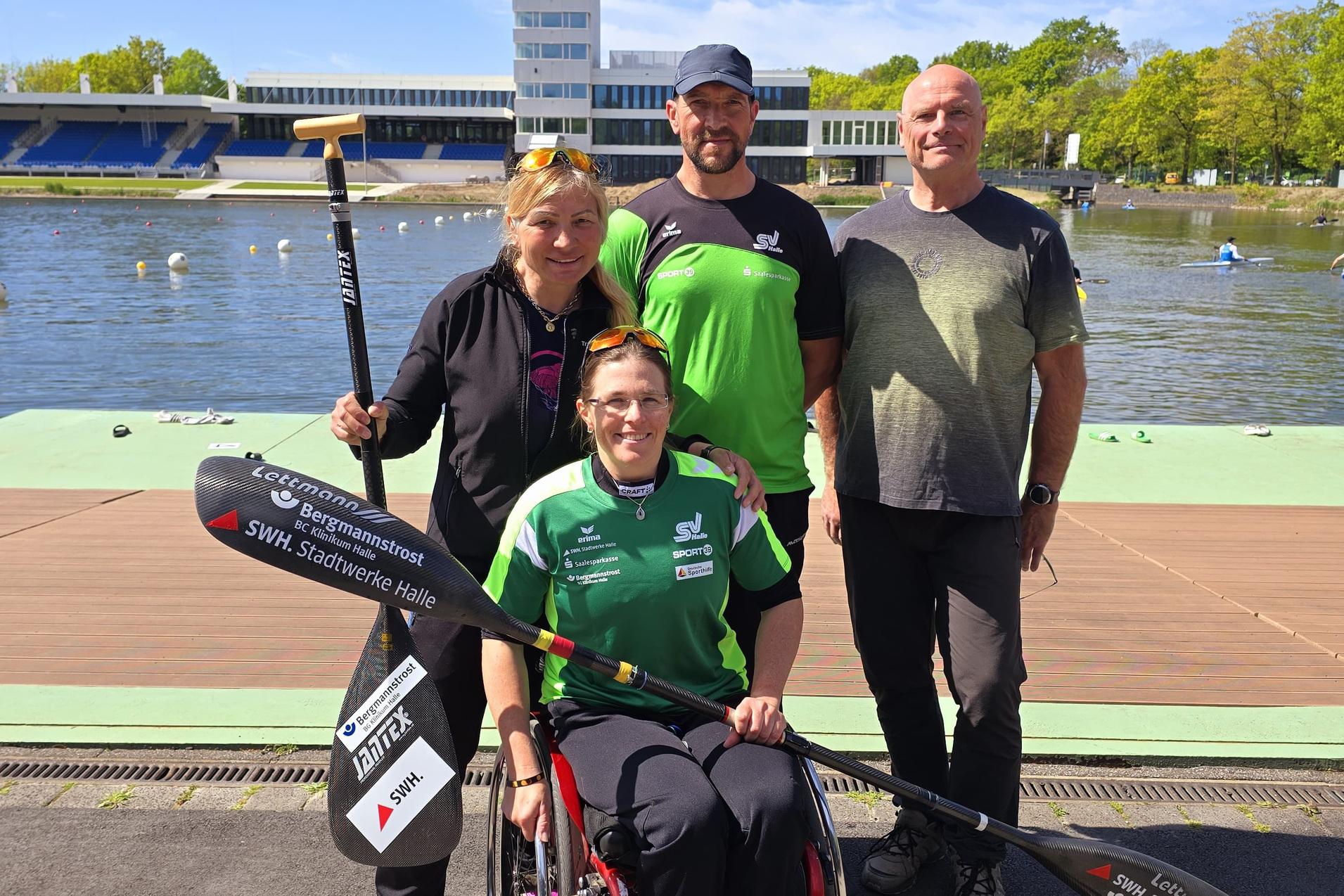 Team SV Halle bei der Nationalen Qualifizierung Para Kanu am 26.04.2026 in Duisburg Team SV Halle bei der Nationalen Qualifizierung Para Kanu am 26.04.2026 in Duisburg: Ognyana Dusheva, Anja Adler, Maik Polte und Betreuer Ulf Sauerbrey (v. l.)