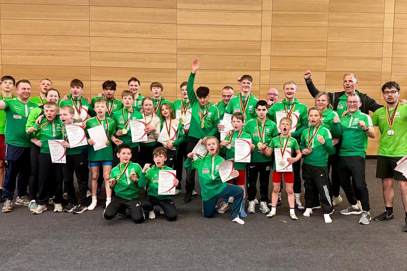 Das Ringer Tem bei Landesmeisterschaften 2026 Das Ringer Team des SV Halle im Gruppenbild bei den Landesmeisterschaften 2026.