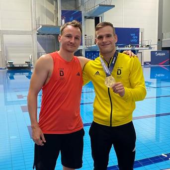 Europameister Moritz Wesemann mit seinem Trainer Philipp Becker( links)